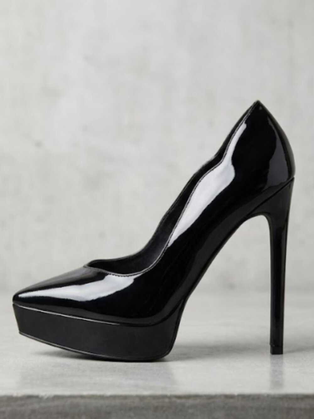 Steve Madden Black Patent Leather Pointed Toe Platform Pump SZ 10